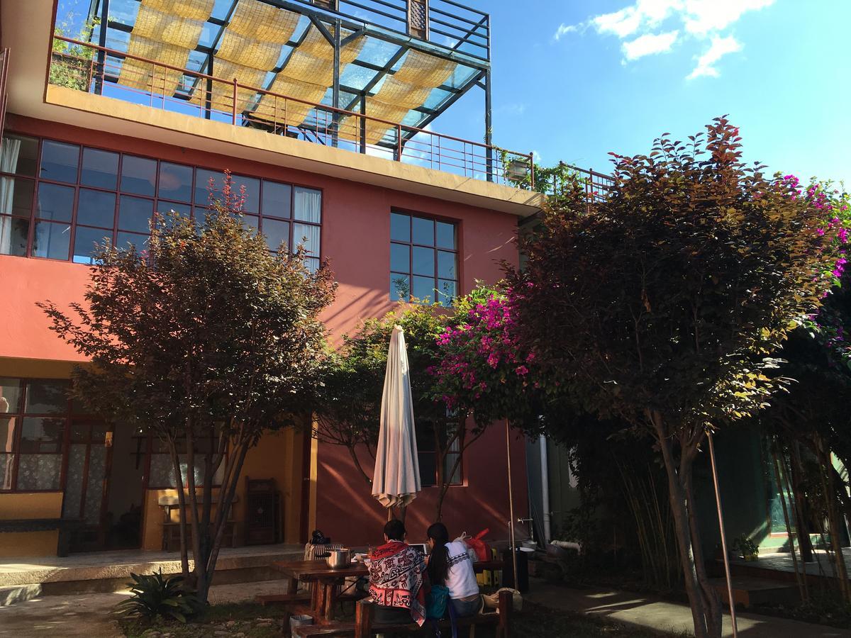 Ooh Countryard Inn دالي المظهر الخارجي الصورة